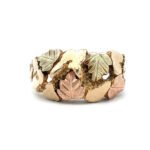 10k Yellow Gold Black Hills Gold with Leaves and Reflective Shapes Size 11.5