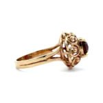 Vintage 14K Yellow Gold Oval Cut Garnet Swirl Design Fashion Ring Size 6 - Image 2